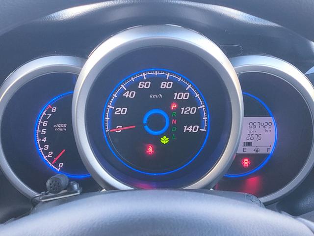 N-BOXカスタム G・Lパッケージ 両側パワースライド/フリップダウン/バックカメラ/ナビ/地デジ/DVD/キセノン/プッシュスタート/スマートキー/オートエアコン/オートライト/14インチアルミ/ISOFIX対応セカンドシート/(33枚目)