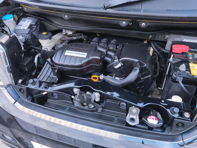 N-BOXカスタム G・Lパッケージ 両側パワースライド/フリップダウン/バックカメラ/ナビ/地デジ/DVD/キセノン/プッシュスタート/スマートキー/オートエアコン/オートライト/14インチアルミ/ISOFIX対応セカンドシート/(59枚目)