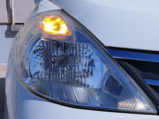 ヘッドライトレンズも気になる曇りも無くクリアなコンディションです！