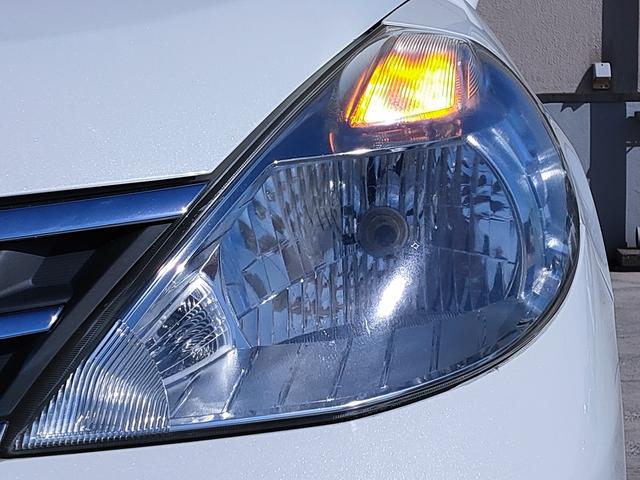ヘッドライトレンズも気になる曇りも無くクリアなコンディションです！