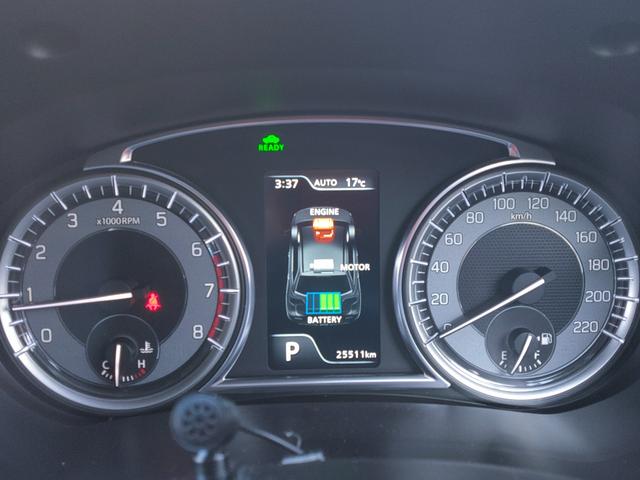 エスクード ハイブリッド ワンオーナー/禁煙車/4WD/衝突軽減/8型ナビ/ETC/バックカメラ/フルセグ/Bluetooth/DVD/シートヒーター/クルコン/LEDヘッド/純正17AW/スマートキー/プッシュスタート(4枚目)