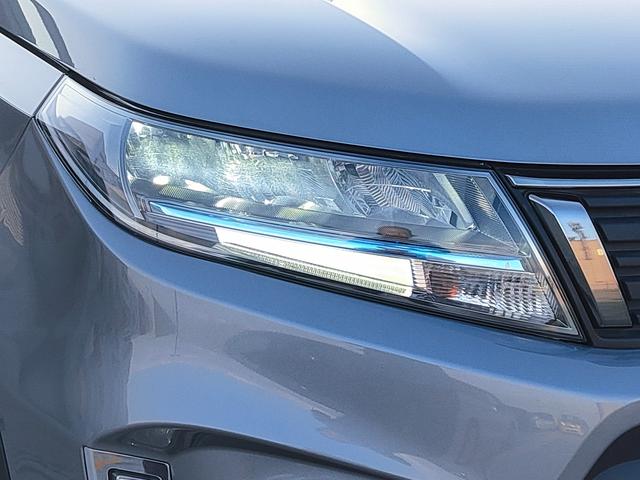 エスクード ハイブリッド ワンオーナー/禁煙車/4WD/衝突軽減/8型ナビ/ETC/バックカメラ/フルセグ/Bluetooth/DVD/シートヒーター/クルコン/LEDヘッド/純正17AW/スマートキー/プッシュスタート(46枚目)