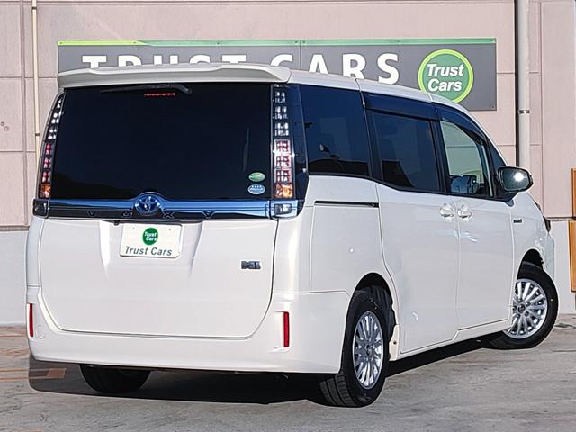 ヴォクシー ハイブリッドV 禁煙車/両側パワスラ/フリップダウン/クルコン/シートヒーター/ETC/ナビ/フルセグ/DVD再生/CD/LEDヘッド/スマートキー/プッシュスタート/15インチアルミ/(7枚目)