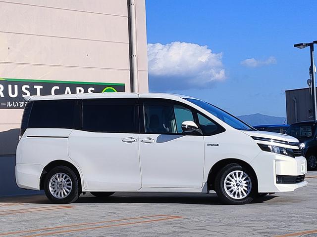 ヴォクシー ハイブリッドV 禁煙車/両側パワスラ/フリップダウン/クルコン/シートヒーター/ETC/ナビ/フルセグ/DVD再生/CD/LEDヘッド/スマートキー/プッシュスタート/15インチアルミ/(12枚目)