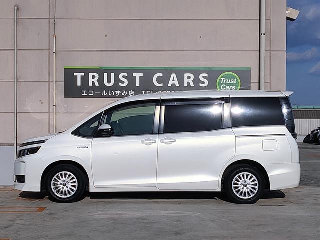ヴォクシー ハイブリッドV 禁煙車/両側パワスラ/フリップダウン/クルコン/シートヒーター/ETC/ナビ/フルセグ/DVD再生/CD/LEDヘッド/スマートキー/プッシュスタート/15インチアルミ/(16枚目)