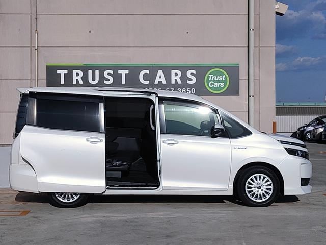 ヴォクシー ハイブリッドV 禁煙車/両側パワスラ/フリップダウン/クルコン/シートヒーター/ETC/ナビ/フルセグ/DVD再生/CD/LEDヘッド/スマートキー/プッシュスタート/15インチアルミ/(19枚目)