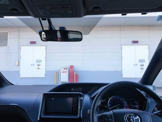 ヴォクシー ハイブリッドV 禁煙車/両側パワスラ/フリップダウン/クルコン/シートヒーター/ETC/ナビ/フルセグ/DVD再生/CD/LEDヘッド/スマートキー/プッシュスタート/15インチアルミ/(32枚目)