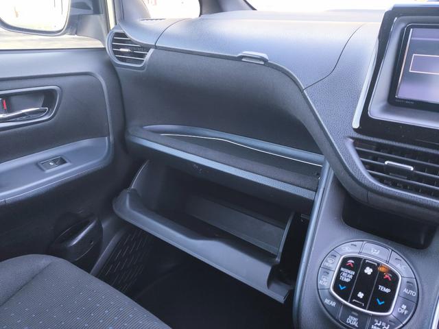 ヴォクシー ハイブリッドV 禁煙車/両側パワスラ/フリップダウン/クルコン/シートヒーター/ETC/ナビ/フルセグ/DVD再生/CD/LEDヘッド/スマートキー/プッシュスタート/15インチアルミ/(46枚目)