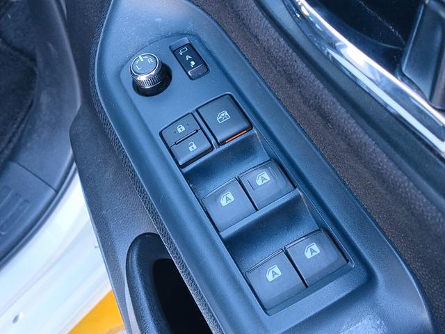ヴォクシー ハイブリッドV 禁煙車/両側パワスラ/フリップダウン/クルコン/シートヒーター/ETC/ナビ/フルセグ/DVD再生/CD/LEDヘッド/スマートキー/プッシュスタート/15インチアルミ/(50枚目)