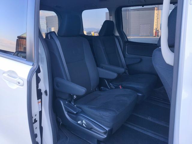 ヴォクシー ハイブリッドV 禁煙車/両側パワスラ/フリップダウン/クルコン/シートヒーター/ETC/ナビ/フルセグ/DVD再生/CD/LEDヘッド/スマートキー/プッシュスタート/15インチアルミ/(53枚目)