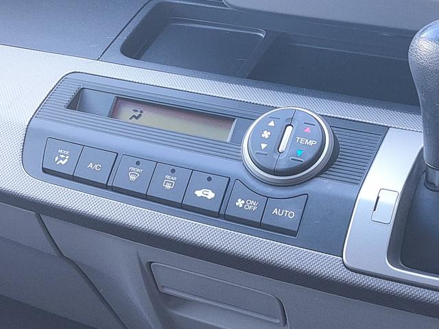 フリードハイブリッド ジャストセレクション　禁煙車／７人乗り／パワスラ／クルーズコントロール／ＥＴＣ／ナビ／Ｂカメラ／Ｂｌｕｅｔｏｏｔｈ／フルセグ／ＤＶＤ再生／ＣＤ／スマートキー／社外１５ＡＷ／オートエアコン／タイミングチェーン／ＩＳＯＦＩＸ（9枚目）