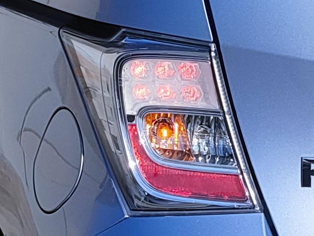 フリードハイブリッド ジャストセレクション　禁煙車／７人乗り／パワスラ／クルーズコントロール／ＥＴＣ／ナビ／Ｂカメラ／Ｂｌｕｅｔｏｏｔｈ／フルセグ／ＤＶＤ再生／ＣＤ／スマートキー／社外１５ＡＷ／オートエアコン／タイミングチェーン／ＩＳＯＦＩＸ（28枚目）