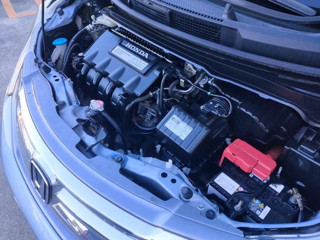 フリードハイブリッド ジャストセレクション　禁煙車／７人乗り／パワスラ／クルーズコントロール／ＥＴＣ／ナビ／Ｂカメラ／Ｂｌｕｅｔｏｏｔｈ／フルセグ／ＤＶＤ再生／ＣＤ／スマートキー／社外１５ＡＷ／オートエアコン／タイミングチェーン／ＩＳＯＦＩＸ（73枚目）