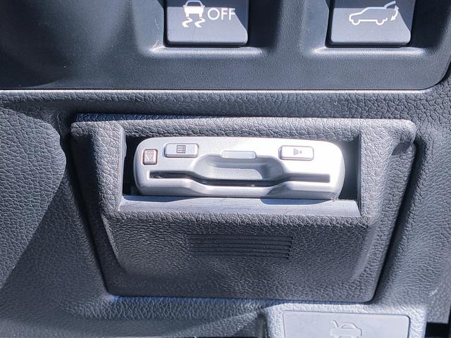フォレスター 2.0XT アイサイト アイサイト/4WD/ターボ/パワーバックドア/ルーフボックス/ETC/ナビ/フルセグ/Bluetooth/DVD再生/シートヒーター/パワーシート/プッシュスタート/HID/純正18インチアルミ(6枚目)