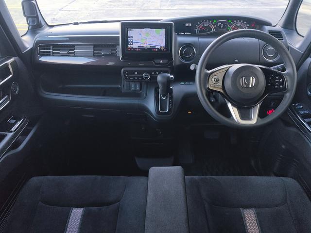 Ｎ－ＢＯＸカスタム Ｇ・Ｌホンダセンシング　禁煙車／衝突軽減／パワスラ／ナビ／バックカメラ／ＥＴＣ／クルコン／フルセグ／Ｂｌｕｅｔｏｏｔｈ／ＤＶＤ再生／ＣＤ／オートエアコン／プッシュスタート／ＬＥＤヘッドライト／１４インチアルミ／（3枚目）