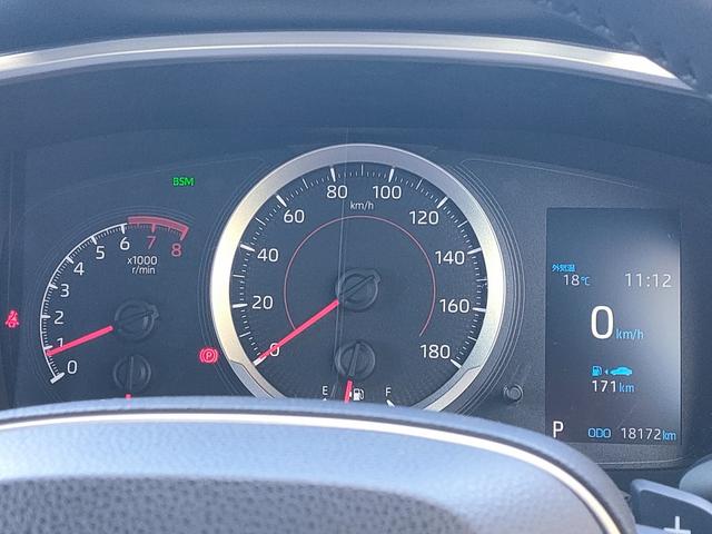 カローラスポーツ Ｇ　禁煙車／トヨタ・セーフティ・センス／ブラインドスポットモニター／スマートキー／クルーズコントロール／ナビ／Ｂｌｕｅｔｏｏｔｈ／フルセグ／ＤＶＤ再生／バックカメラ／ＬＥＤヘッドライト／ＥＴＣ／（25枚目）