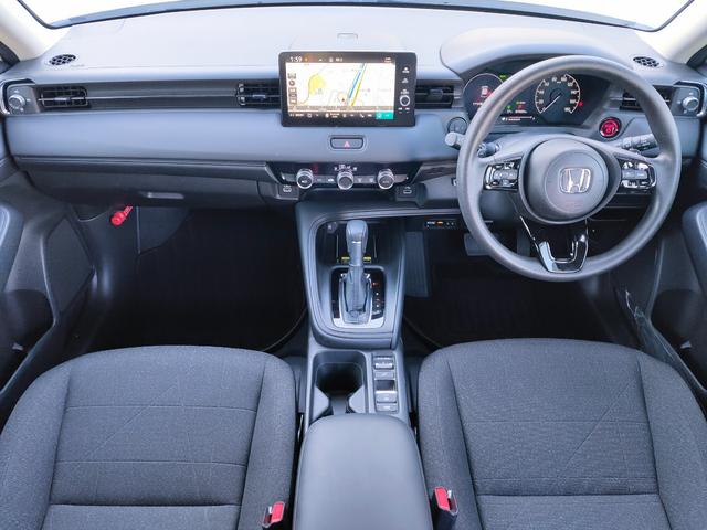 ヴェゼル e:HEV X 禁煙車/ホンダセンシング/OPカラー/クルコン/9インチナビ/Bluetooth/フルセグ/バックカメラ/ワイヤレス充電/LEDヘッドライト/ETC/プッシュスタート/スマートキー/16AW(5枚目)