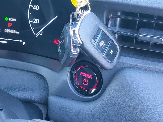 ヴェゼル e:HEV X 禁煙車/ホンダセンシング/OPカラー/クルコン/9インチナビ/Bluetooth/フルセグ/バックカメラ/ワイヤレス充電/LEDヘッドライト/ETC/プッシュスタート/スマートキー/16AW(10枚目)