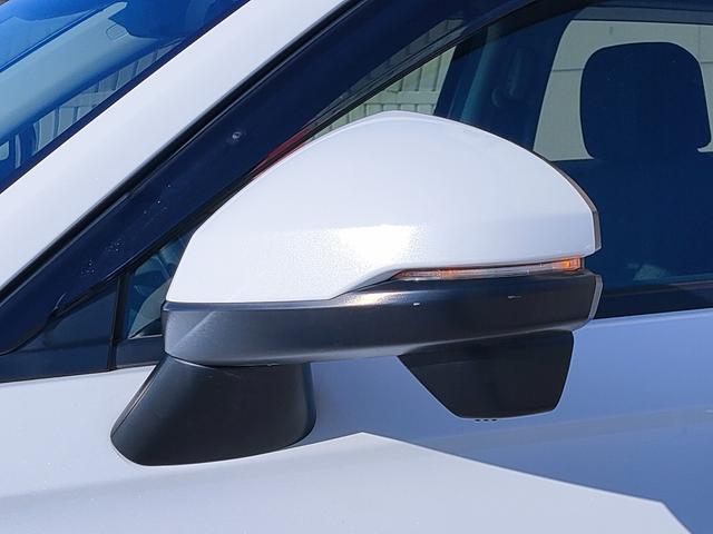 ヴェゼル e:HEV X 禁煙車/ホンダセンシング/OPカラー/クルコン/9インチナビ/Bluetooth/フルセグ/バックカメラ/ワイヤレス充電/LEDヘッドライト/ETC/プッシュスタート/スマートキー/16AW(28枚目)