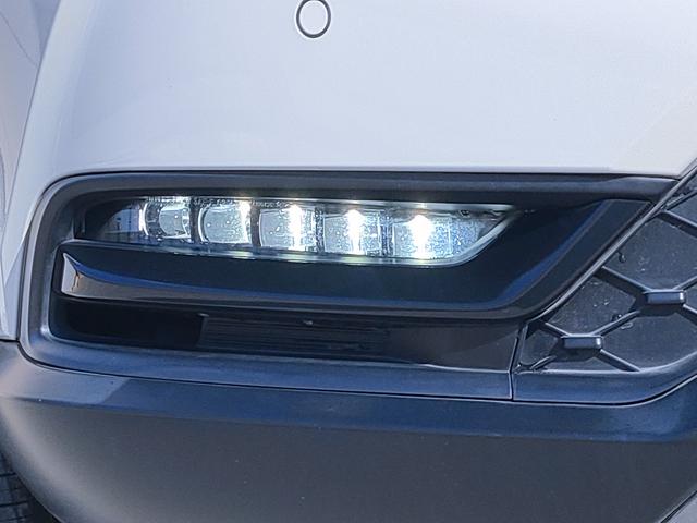 ヴェゼル e:HEV X 禁煙車/ホンダセンシング/OPカラー/クルコン/9インチナビ/Bluetooth/フルセグ/バックカメラ/ワイヤレス充電/LEDヘッドライト/ETC/プッシュスタート/スマートキー/16AW(32枚目)