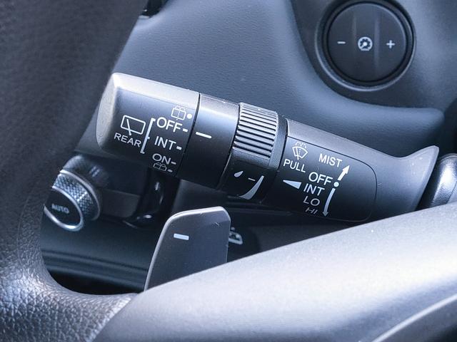 ヴェゼル e:HEV X 禁煙車/ホンダセンシング/OPカラー/クルコン/9インチナビ/Bluetooth/フルセグ/バックカメラ/ワイヤレス充電/LEDヘッドライト/ETC/プッシュスタート/スマートキー/16AW(42枚目)