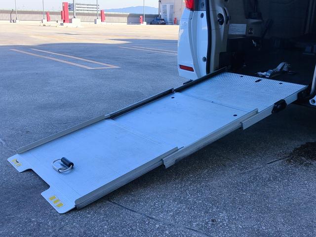 Ｎ－ＢＯＸ Ｇ・スロープホンダセンシング　電動車椅子固定装置／リモコン／スロープ／ホンダセンシング／スマートキー／バックモニター／ＥＴＣ／ＬＥＤヘッドライト／オートハイビーム装備／カーナビゲーション／Ｂｌｕｅｔｏｏｔｈ／（4枚目）