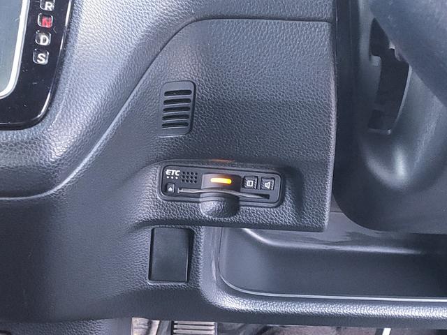 Ｎ－ＢＯＸカスタム Ｇ・Ｌターボホンダセンシング　禁煙／ホンダセンシング／両側パワスラ／ナビ／地デジ／Ｂｌｕｅｔｏｏｔｈ／ＥＴＣ／８スピーカー／クルコン／パドルシフト／スマートキー／プッシュスタート／フルＬＥＤヘッド／ハーフレザーシート／（6枚目）