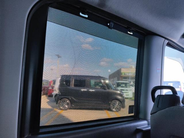 ���A���[�����Ռ��J�[�e�������I