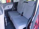 大人が乗っても広々な後部座席！