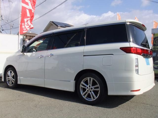 当社のお車を見ていただき誠にありがとうございます。お客様のご希望に出来る限りお答え出来るようスタッフ一同頑張って参ります。