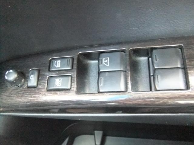 当社のお車を見ていただき誠にありがとうございます。お客様のご希望に出来る限りお答え出来るようスタッフ一同頑張って参ります。