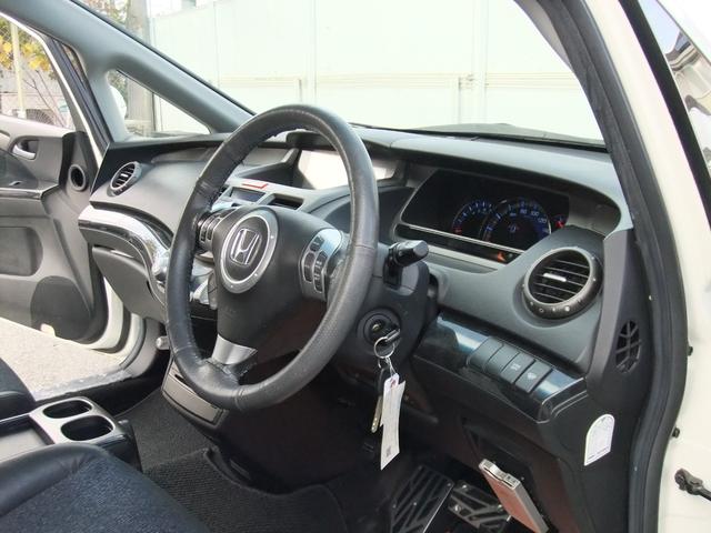 当社のお車を見ていただき誠にありがとうございます。お客様のご希望に出来る限りお答え出来るようスタッフ一同頑張って参ります。