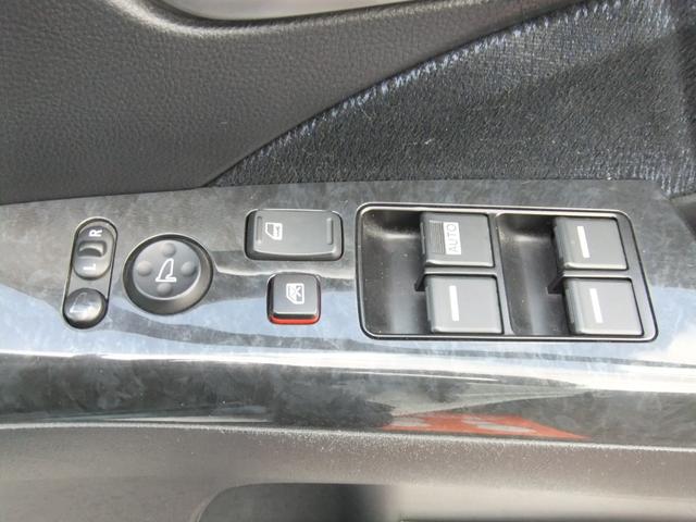 当社のお車を見ていただき誠にありがとうございます。お客様のご希望に出来る限りお答え出来るようスタッフ一同頑張って参ります。