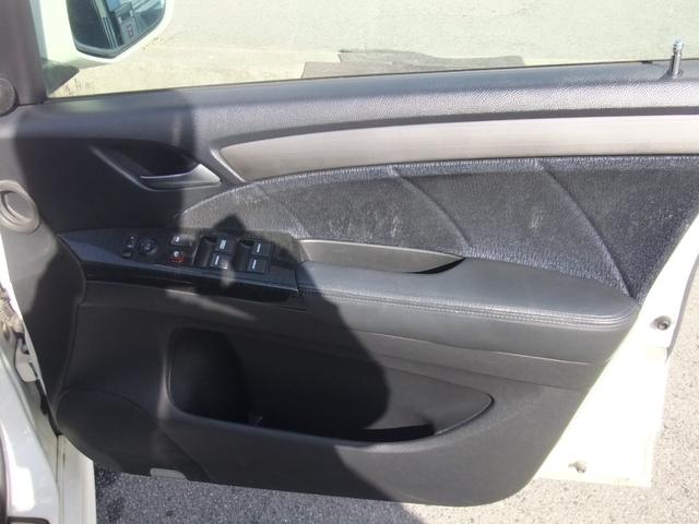 オデッセイ アブソルート　修復歴無　サンルーフ　キーレス　ＨＤＤナビ　ＥＴＣ　バックカメラ　ＨＩＤヘッドライト　フロントフォグライト　エアロ　アルミホイール　ハーフレザーシート　クルーズコントロール　３列シート（56枚目）