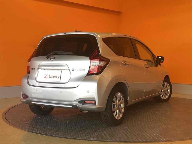 ノート ｅ－パワー　Ｘ　全周囲カメラ　ナビ　クリアランスソナー　レーンアシスト　衝突被害軽減システム　アルミホイール　オートライト　スマートキー　電動格納ミラー　ＣＶＴ　盗難防止システム　衝突安全ボディ　ＡＢＳ　ＥＳＣ（17枚目）