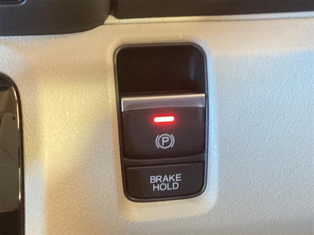 N-BOX ベースグレード バックカメラ 両側スライド・片側電動 オートクルーズコントロール オートライト スマートキー 電動格納ミラー シートヒーター ベンチシート CVT ABS ESC エアコン パワーステアリング(8枚目)