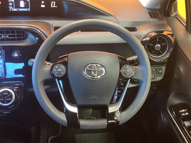 アクア Ｓスタイルブラック　バックカメラ　ナビ　ＴＶ　クリアランスソナー　レーンアシスト　衝突被害軽減システム　アルミホイール　オートマチックハイビーム　オートライト　スマートキー　アイドリングストップ（6枚目）