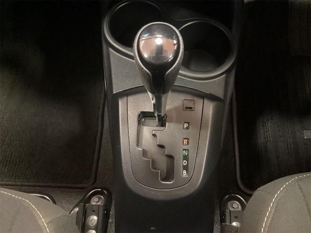 アクア Ｓスタイルブラック　バックカメラ　ナビ　ＴＶ　クリアランスソナー　レーンアシスト　衝突被害軽減システム　アルミホイール　オートマチックハイビーム　オートライト　スマートキー　アイドリングストップ（11枚目）