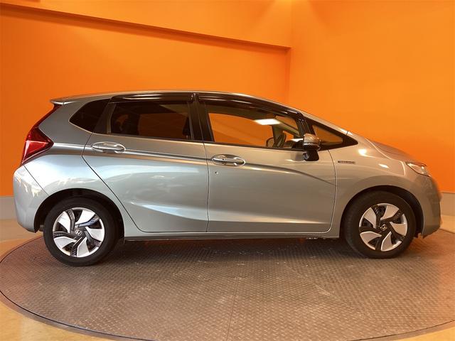 フィットハイブリッド Ｌパッケージ　ハイブリッド　ＥＴＣ　バックカメラ　ナビ　ＴＶ　オートクルーズコントロール　オートライト　ＬＥＤヘッドランプ　スマートキー　ＡＴ　盗難防止システム　衝突安全ボディ　ＣＤ　ＤＶＤ再生（25枚目）