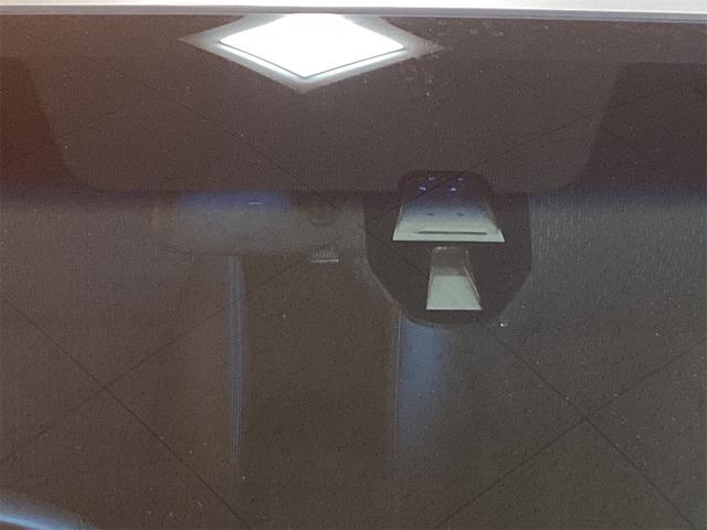 フィットハイブリッド Ｌパッケージ　ハイブリッド　ＥＴＣ　バックカメラ　ナビ　ＴＶ　オートクルーズコントロール　オートライト　ＬＥＤヘッドランプ　スマートキー　ＡＴ　盗難防止システム　衝突安全ボディ　ＣＤ　ＤＶＤ再生（29枚目）