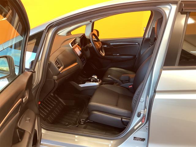 フィットハイブリッド Ｌパッケージ　ハイブリッド　ＥＴＣ　バックカメラ　ナビ　ＴＶ　オートクルーズコントロール　オートライト　ＬＥＤヘッドランプ　スマートキー　ＡＴ　盗難防止システム　衝突安全ボディ　ＣＤ　ＤＶＤ再生（31枚目）