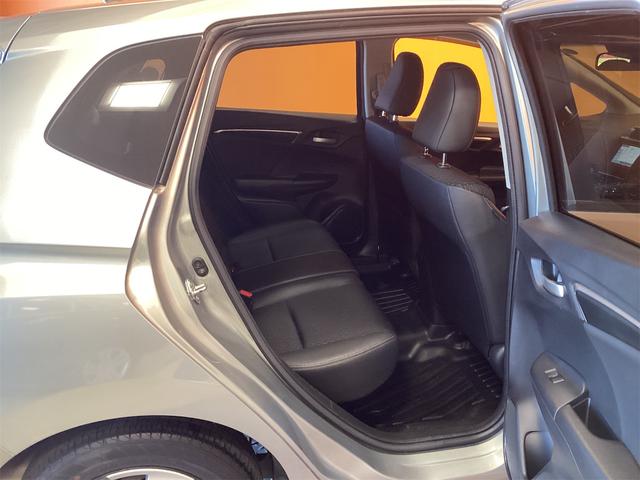 フィットハイブリッド Ｌパッケージ　ハイブリッド　ＥＴＣ　バックカメラ　ナビ　ＴＶ　オートクルーズコントロール　オートライト　ＬＥＤヘッドランプ　スマートキー　ＡＴ　盗難防止システム　衝突安全ボディ　ＣＤ　ＤＶＤ再生（35枚目）