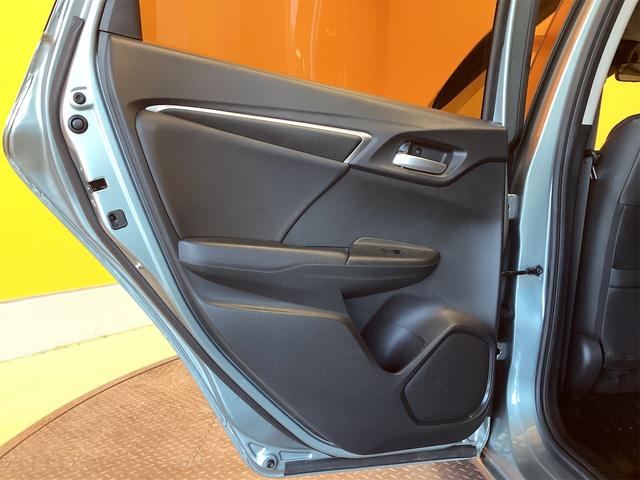 フィットハイブリッド Ｌパッケージ　ハイブリッド　ＥＴＣ　バックカメラ　ナビ　ＴＶ　オートクルーズコントロール　オートライト　ＬＥＤヘッドランプ　スマートキー　ＡＴ　盗難防止システム　衝突安全ボディ　ＣＤ　ＤＶＤ再生（40枚目）