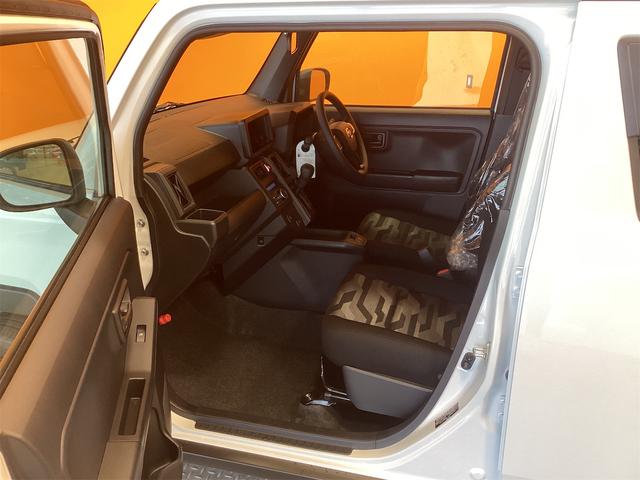 タフト X 届出済未使用車 禁煙車 衝突軽減B スカイルーフ LEDヘッドライト スマートキー プッシュスタート アイドリングストップ 電子パーキング ステアリングスイッチ 電動格納ミラー バックカメラ(30枚目)