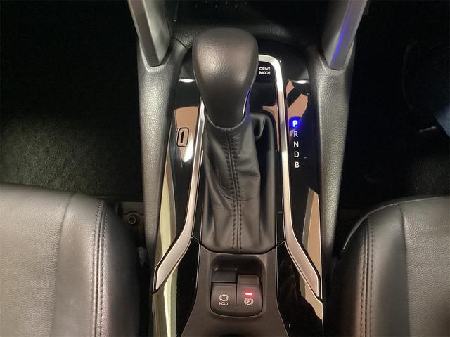 カローラクロス ハイブリッド　Ｚ　ＥＴＣ　バックカメラ　オートクルーズコントロール　レーンアシスト　ナビ　ＴＶ　オートマチックハイビーム　オートライト　電動リアゲート　アルミホイール　スマートキー　電動格納ミラー　シートヒーター（12枚目）