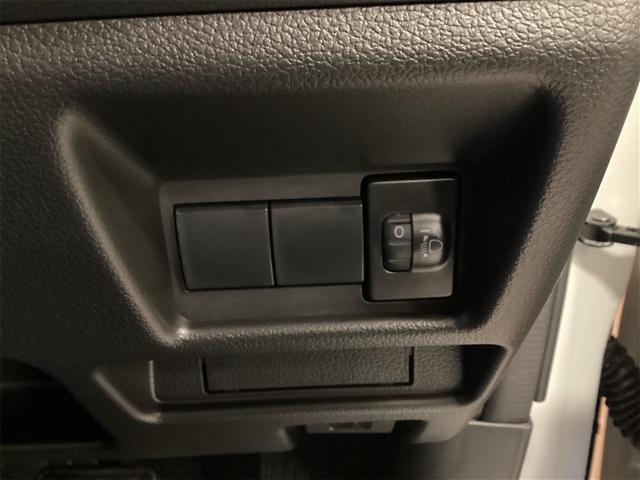 スペーシア ハイブリッドＧ　届出済未使用車　禁煙車　スズキセーフティサポート　ＬＥＤライト　スマートキー　プッシュスタート　アイドリングストップ　両側スライドドア　ステアリングスイッチ　電動格納ミラー　ヘッドライトレベライザー（11枚目）