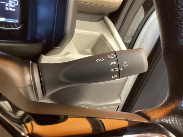 スペーシア ハイブリッドＧ　届出済未使用車　禁煙車　スズキセーフティサポート　ＬＥＤライト　スマートキー　プッシュスタート　アイドリングストップ　両側スライドドア　ステアリングスイッチ　電動格納ミラー　ヘッドライトレベライザー（13枚目）