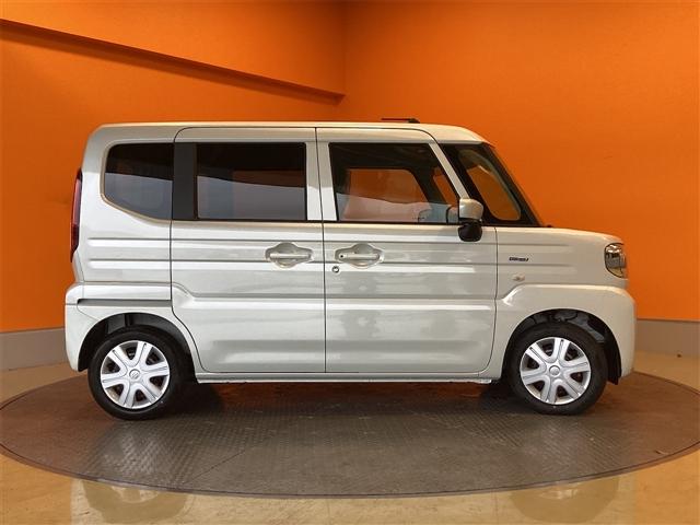 スペーシア ハイブリッドＧ　届出済未使用車　禁煙車　スズキセーフティサポート　ＬＥＤライト　スマートキー　プッシュスタート　アイドリングストップ　両側スライドドア　ステアリングスイッチ　電動格納ミラー　ヘッドライトレベライザー（17枚目）