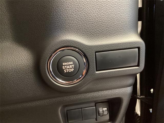 スペーシア ハイブリッドＧ　届出済未使用車　禁煙車　スズキセーフティサポート　ＬＥＤライト　スマートキー　プッシュスタート　アイドリングストップ　両側スライドドア　ステアリングスイッチ　電動格納ミラー　ヘッドライトレベライザー（7枚目）