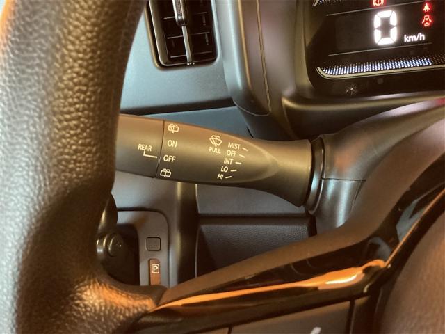 スペーシア ハイブリッドＧ　届出済未使用車　禁煙車　スズキセーフティサポート　ＬＥＤライト　スマートキー　プッシュスタート　アイドリングストップ　両側スライドドア　ステアリングスイッチ　電動格納ミラー　ヘッドライトレベライザー（9枚目）